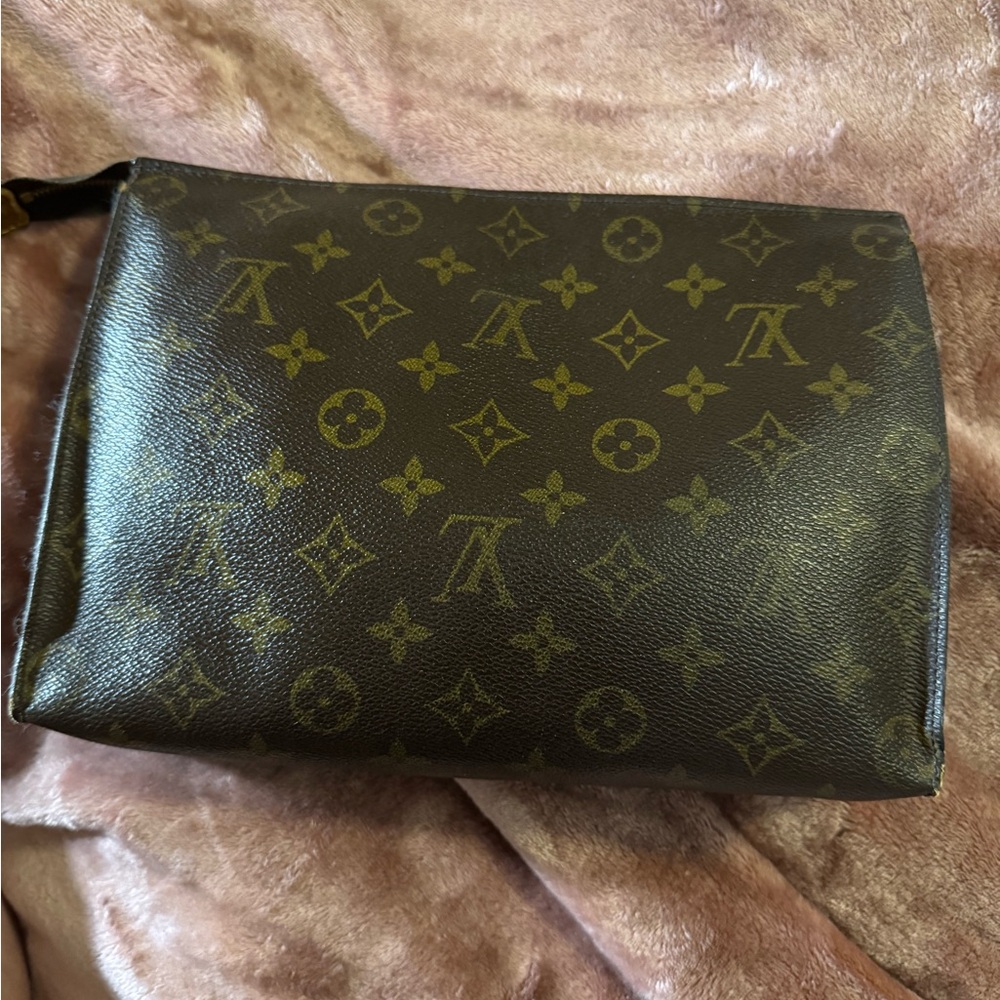 LV *2nd Vintage Louis Vuitton Brown Monogram Toiletry pouch 26